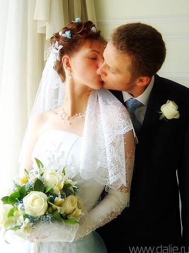 Свадьба, свадебная фотография, поцелуй
