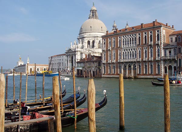 канал гондола венеция вода собор храм санта мария делла салюте
